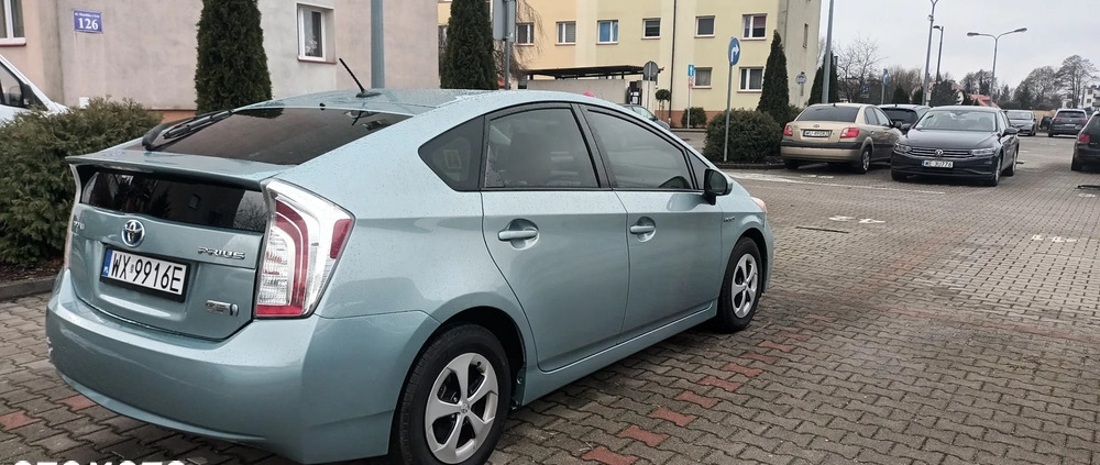 Toyota Prius cena 49900 przebieg: 185000, rok produkcji 2015 z Warszawa małe 742